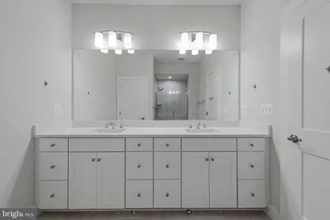Entry Way - 2483 Liberty Loop, Herndon, VA 20171 photo 10 of 11
