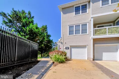 4664 Superior Sq, Fairfax, VA 22033