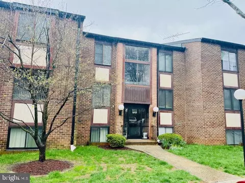 9707 Kings Crown Ct #101, Fairfax, VA 22031