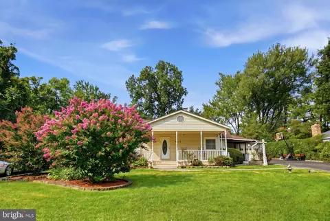 6517 Fairland St, Alexandria, VA 22312