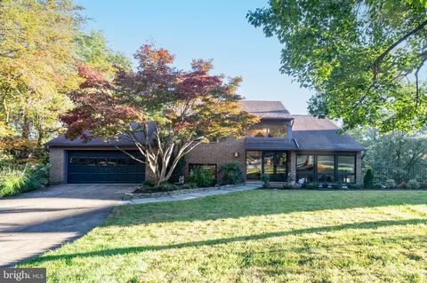 3713 Fort Hill Dr, Alexandria, VA 22310