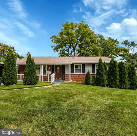 7712 Arlen St, Annandale, VA 22003