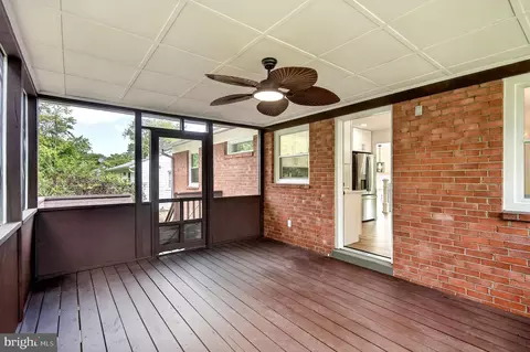 Exterior - 4016 Mapleton Dr, Chantilly, VA 20151 photo 17 of 17