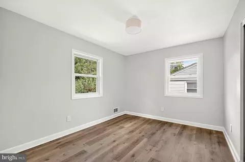 Bedroom - 4016 Mapleton Dr, Chantilly, VA 20151 photo 5 of 5