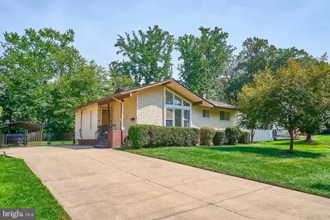 8510 Cottage St, Vienna, VA 22180