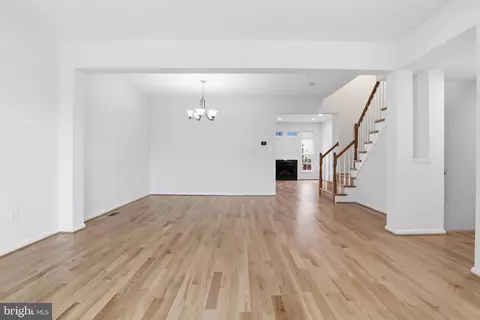 Living - 7348 Bloomington Ct, Springfield, VA 22150 photo 7 of 13