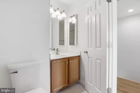 Entry Way - 7348 Bloomington Ct, Springfield, VA 22150 photo 5 of 5