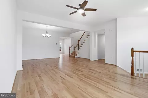 Entry Way - 7348 Bloomington Ct, Springfield, VA 22150 photo 2 of 5