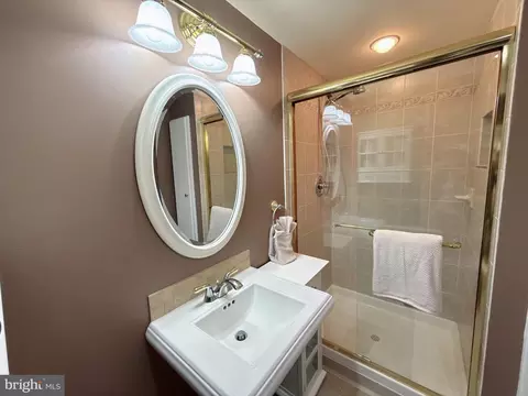 Bath - 5731 Heming Ave, Springfield, VA 22151 photo 5 of 5