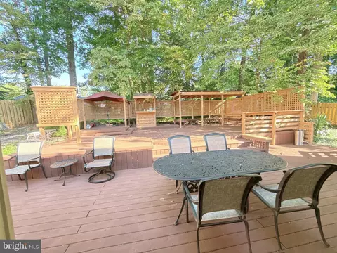 Exterior - 5731 Heming Ave, Springfield, VA 22151 photo 4 of 8