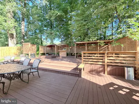 Exterior - 5731 Heming Ave, Springfield, VA 22151 photo 7 of 8
