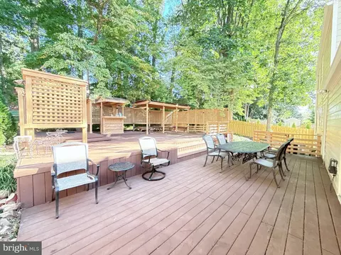 Exterior - 5731 Heming Ave, Springfield, VA 22151 photo 5 of 8