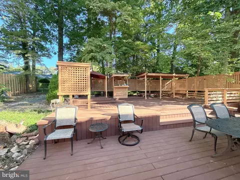 Exterior - 5731 Heming Ave, Springfield, VA 22151 photo 6 of 8
