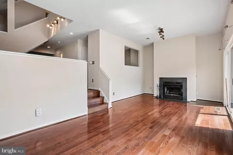 Living - Undisclosed, Reston, VA 20191 photo 4 of 8