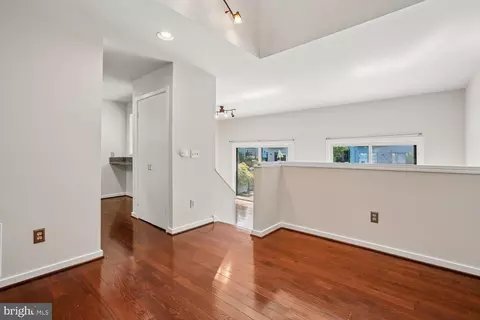 Entry Way - Undisclosed, Reston, VA 20191 photo 3 of 4