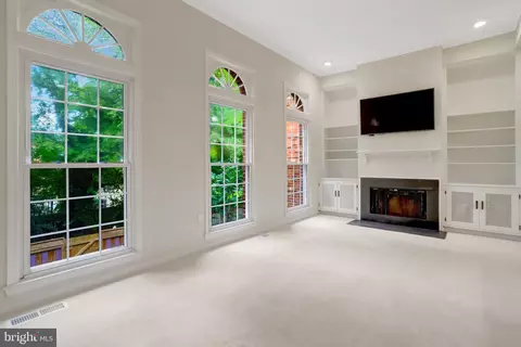 Living - 8008 Carbondale Way, Springfield, VA 22153 photo 4 of 6