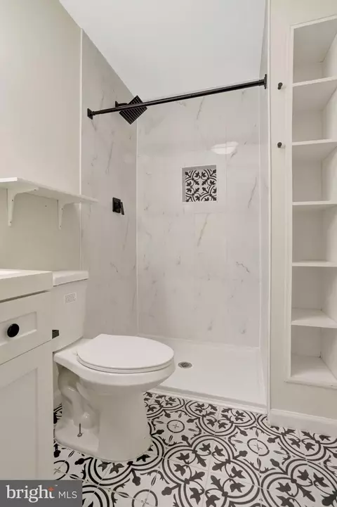 Bath - 8008 Carbondale Way, Springfield, VA 22153 photo 3 of 8
