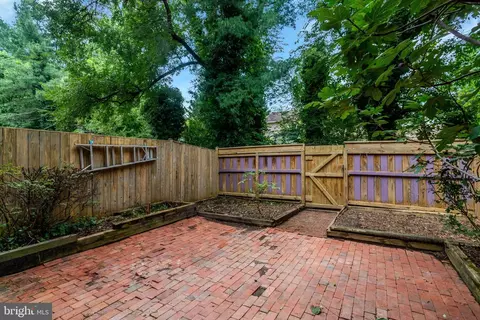 Exterior - 8008 Carbondale Way, Springfield, VA 22153 photo 2 of 4