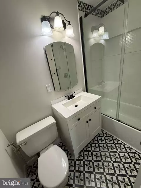 Bath - 8008 Carbondale Way, Springfield, VA 22153 photo 5 of 8