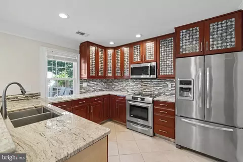 Kitchen - 7733 Durer Ct, Springfield, VA 22153 photo 3 of 7