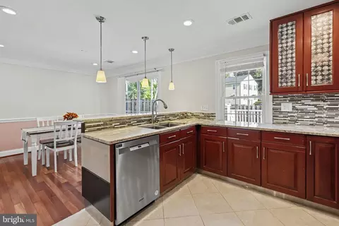 Kitchen - 7733 Durer Ct, Springfield, VA 22153 photo 5 of 7
