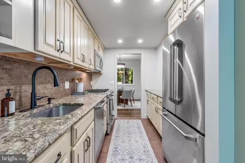 Kitchen - 1518 Farsta Ct, Reston, VA 20190 photo 2 of 2
