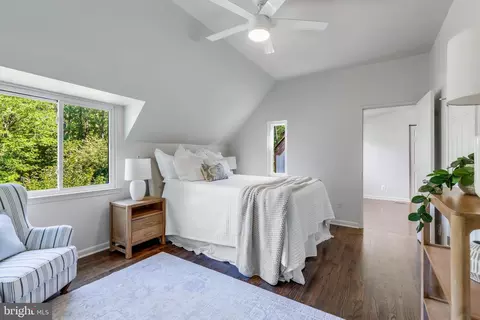 Bedroom - 1518 Farsta Ct, Reston, VA 20190 photo 2 of 3