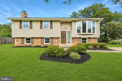 5623 Ottawa Rd, Centreville, VA 20120