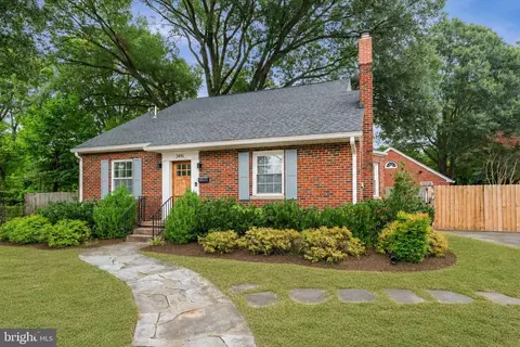 3416 Memorial St, Alexandria, VA 22306