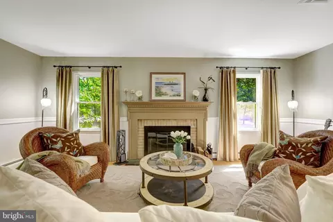 Living - 10015 Saddle Rd, Vienna, VA 22181 photo 1 of 3