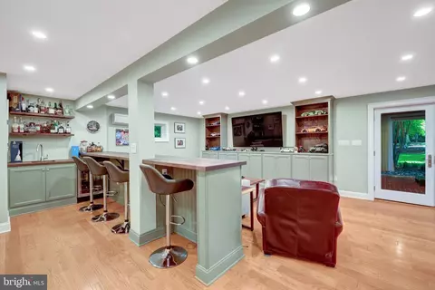 Other - 10015 Saddle Rd, Vienna, VA 22181 photo 11 of 20