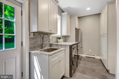 Other - 10015 Saddle Rd, Vienna, VA 22181 photo 6 of 20