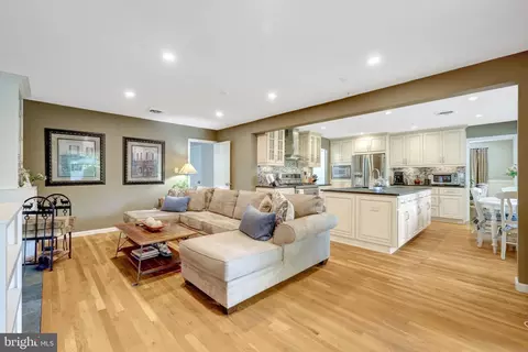 Other - 10015 Saddle Rd, Vienna, VA 22181 photo 5 of 20