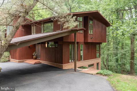 Exterior - 1330 Potomac School Rd, Mclean, VA 22101 photo 5 of 11