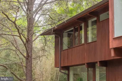 Exterior - 1330 Potomac School Rd, Mclean, VA 22101 photo 7 of 11