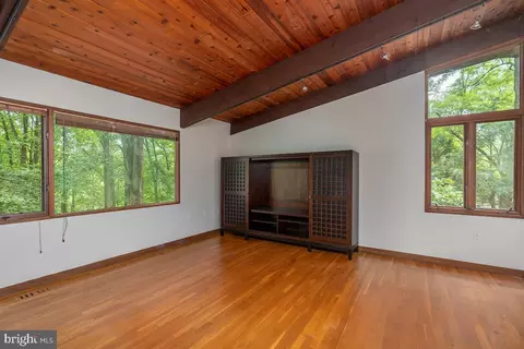 Living - 1330 Potomac School Rd, Mclean, VA 22101 photo 2 of 4