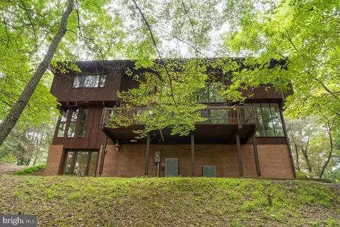 Exterior - 1330 Potomac School Rd, Mclean, VA 22101 photo 8 of 11