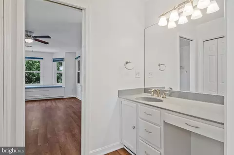 Bath - 1543 Hunting Ave, Mclean, VA 22102 photo 5 of 8