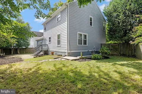 Exterior - 1543 Hunting Ave, Mclean, VA 22102 photo 6 of 6
