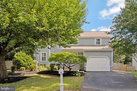 Exterior - 1543 Hunting Ave, Mclean, VA 22102 photo 2 of 6