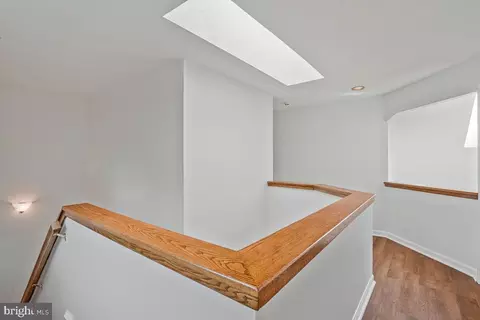 Entry Way - 1543 Hunting Ave, Mclean, VA 22102 photo 4 of 6