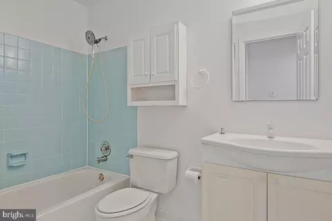 Bath - 1543 Hunting Ave, Mclean, VA 22102 photo 1 of 8