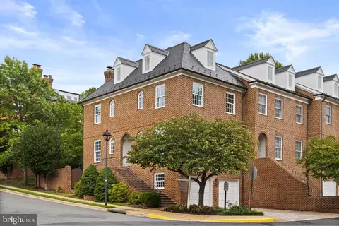 Exterior - 1117 Kensington Rd, Mclean, VA 22101 photo 2 of 6