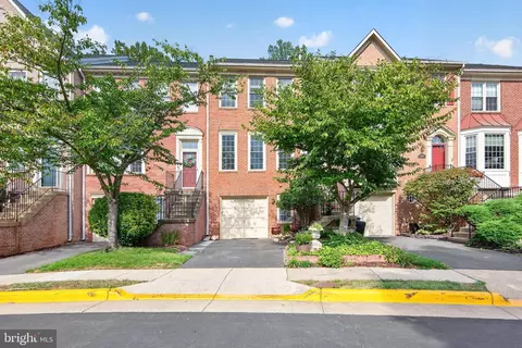 6240 Windham Hill Run, Alexandria, VA 22315