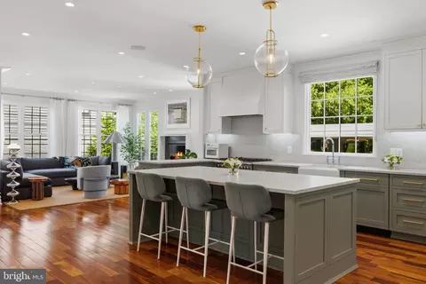 Kitchen - 6130 Ramshorn Dr, Mclean, VA 22101 photo 4 of 4