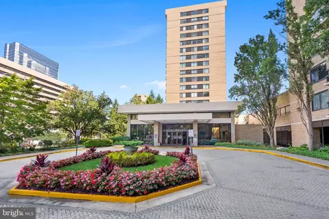 3713 S George Mason Dr #1109, Falls Church, VA 22041