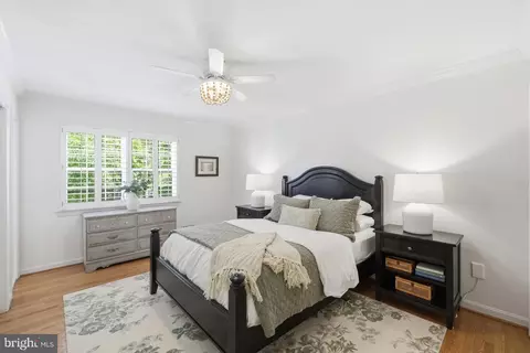 Bedroom - 1168 Wimbledon Dr, Mclean, VA 22101 photo 3 of 5