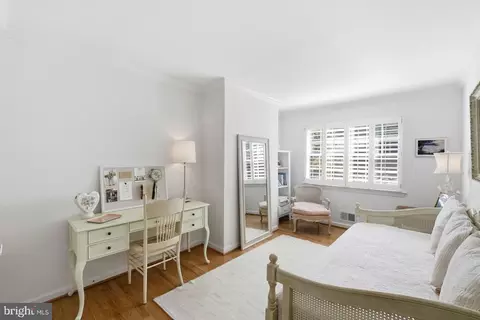 Bedroom - 1168 Wimbledon Dr, Mclean, VA 22101 photo 2 of 5