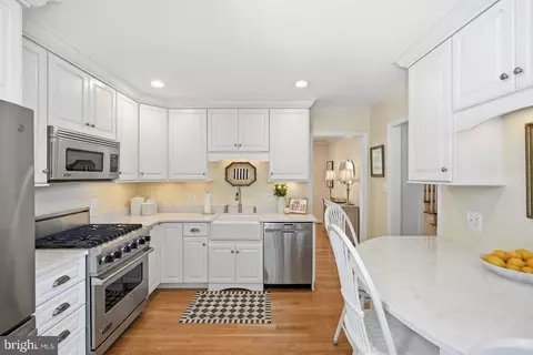 Kitchen - 1168 Wimbledon Dr, Mclean, VA 22101 photo 2 of 2