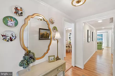 Entry Way - 1168 Wimbledon Dr, Mclean, VA 22101 photo 1 of 3